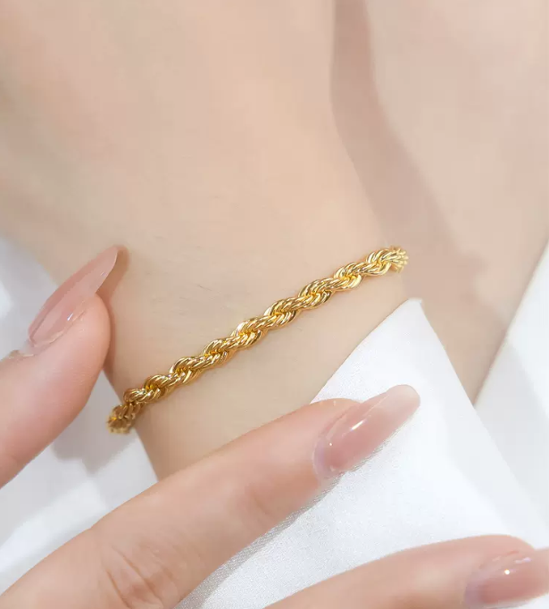 Criss cross golden chain bracelet(24k gold plated)