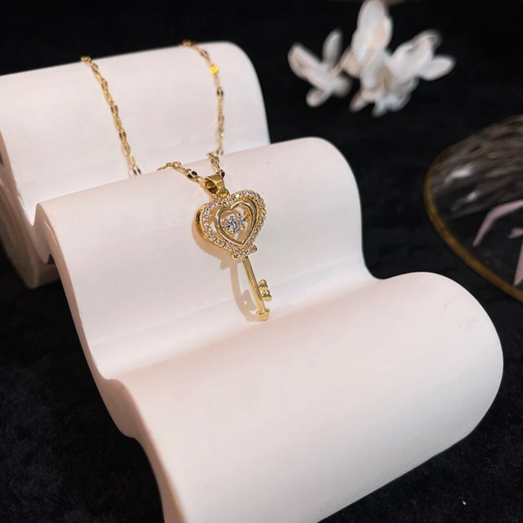 HEART KEY NECKLACE (18K GOLD PLATED )