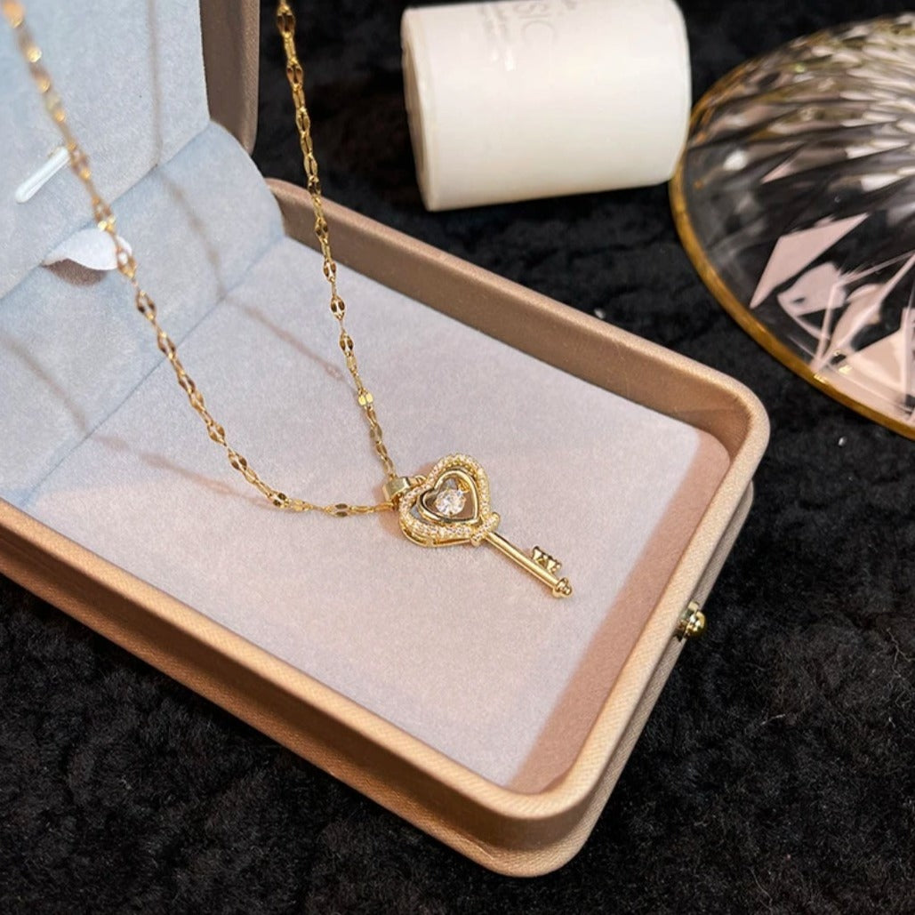 HEART KEY NECKLACE (18K GOLD PLATED )